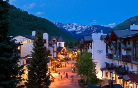 Village Center Condos ベール エクステリア 写真