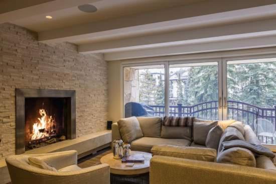 Village Center Condos ベール 部屋 写真