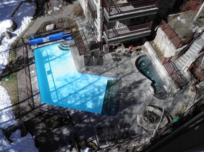 Village Center Condos ベール 部屋 写真