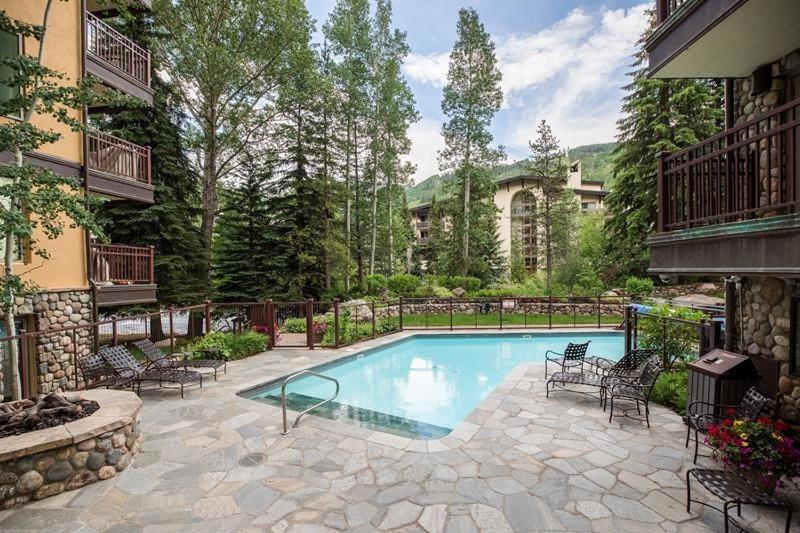 Village Center Condos ベール 部屋 写真